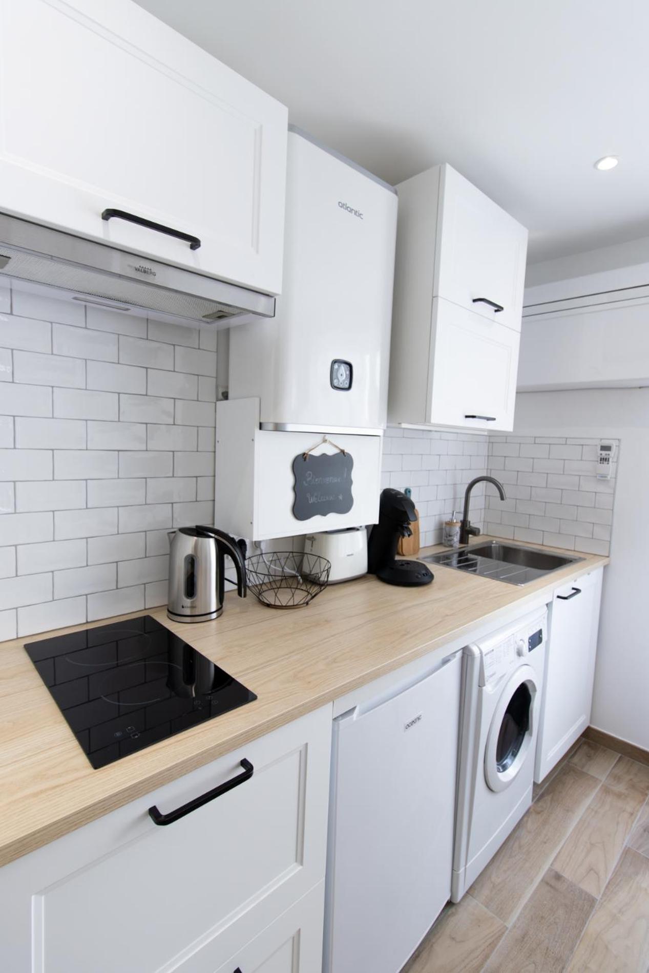 Charmant Studio Climatise 'Alma 1' - Beziers Centre - Wifi Fibre - Netflix Apartment Luaran gambar